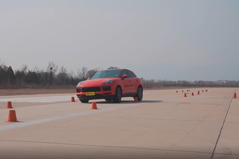 不一样的不仅是车尾 测试保时捷Cayenne Coupé