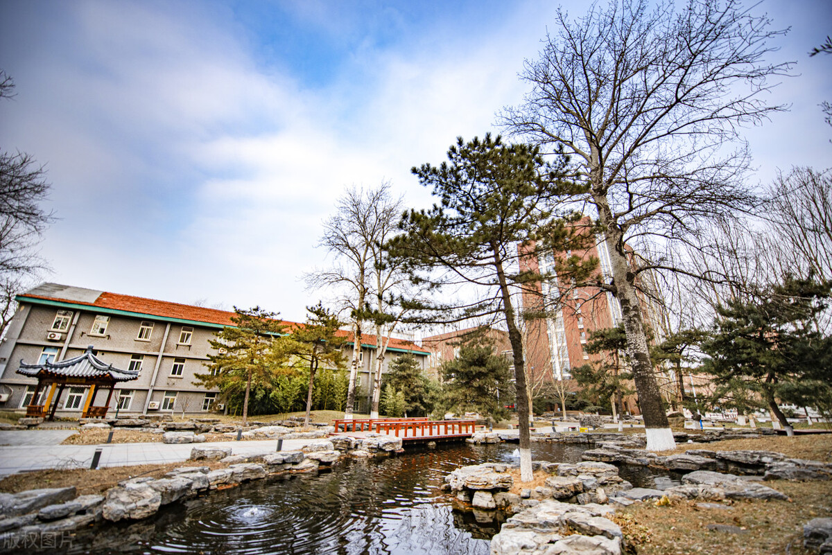 动画专业中国传媒大学VS北京电影学院，哪所大学专业最好？