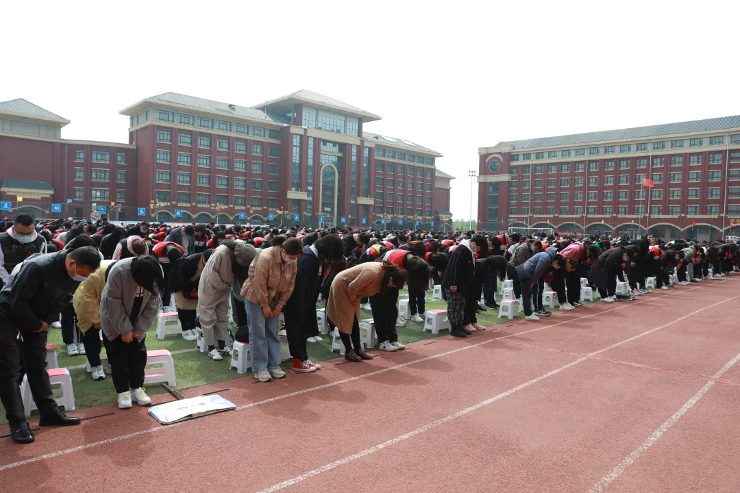 邯郸市开阳中学举办校园开放日，家校共育，感受成长，收获感动