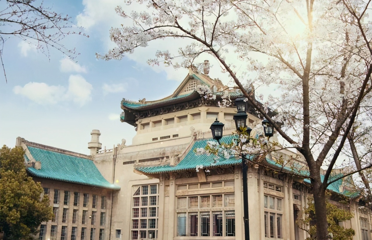 武汉高校：“一校一山头”，珞珈山、伏虎山、狮子山、马房山