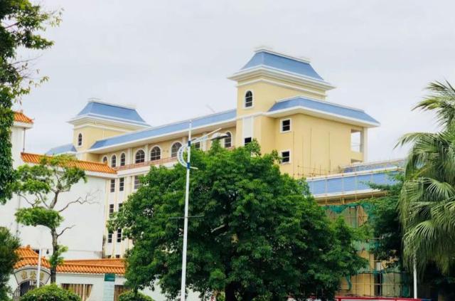 海南四所中学被称为“名校收割机”，教学实力强劲，考上都是学霸