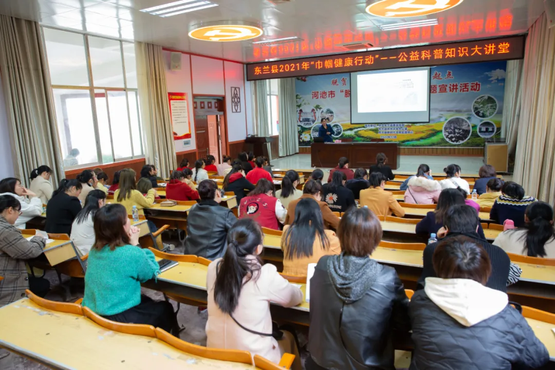 桂医二附院专家助力红色革命老区开展健康文化宣传服务活动