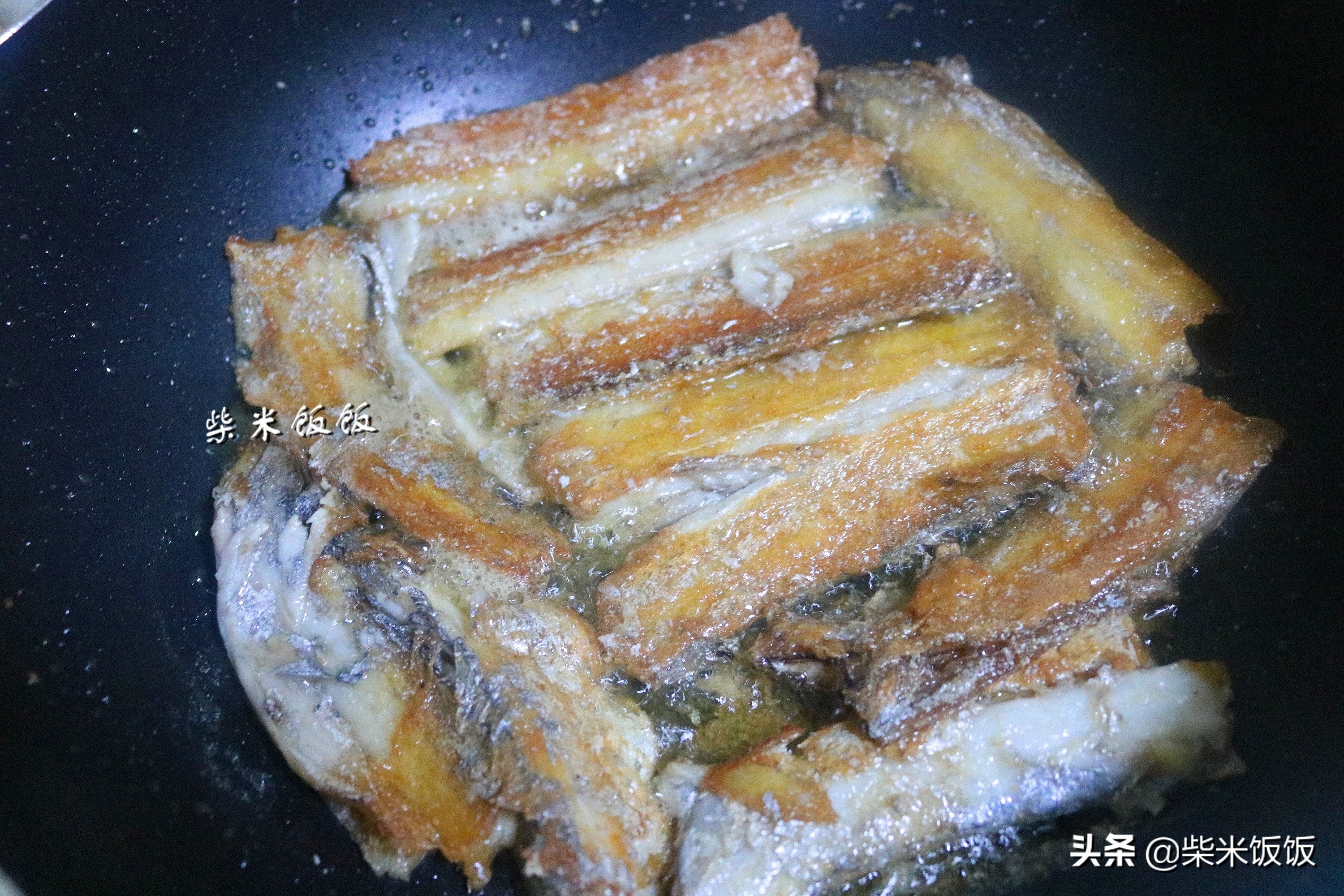 我家吃带鱼，从来不油炸！用这方法做，鱼肉不腥不碎，入味好吃