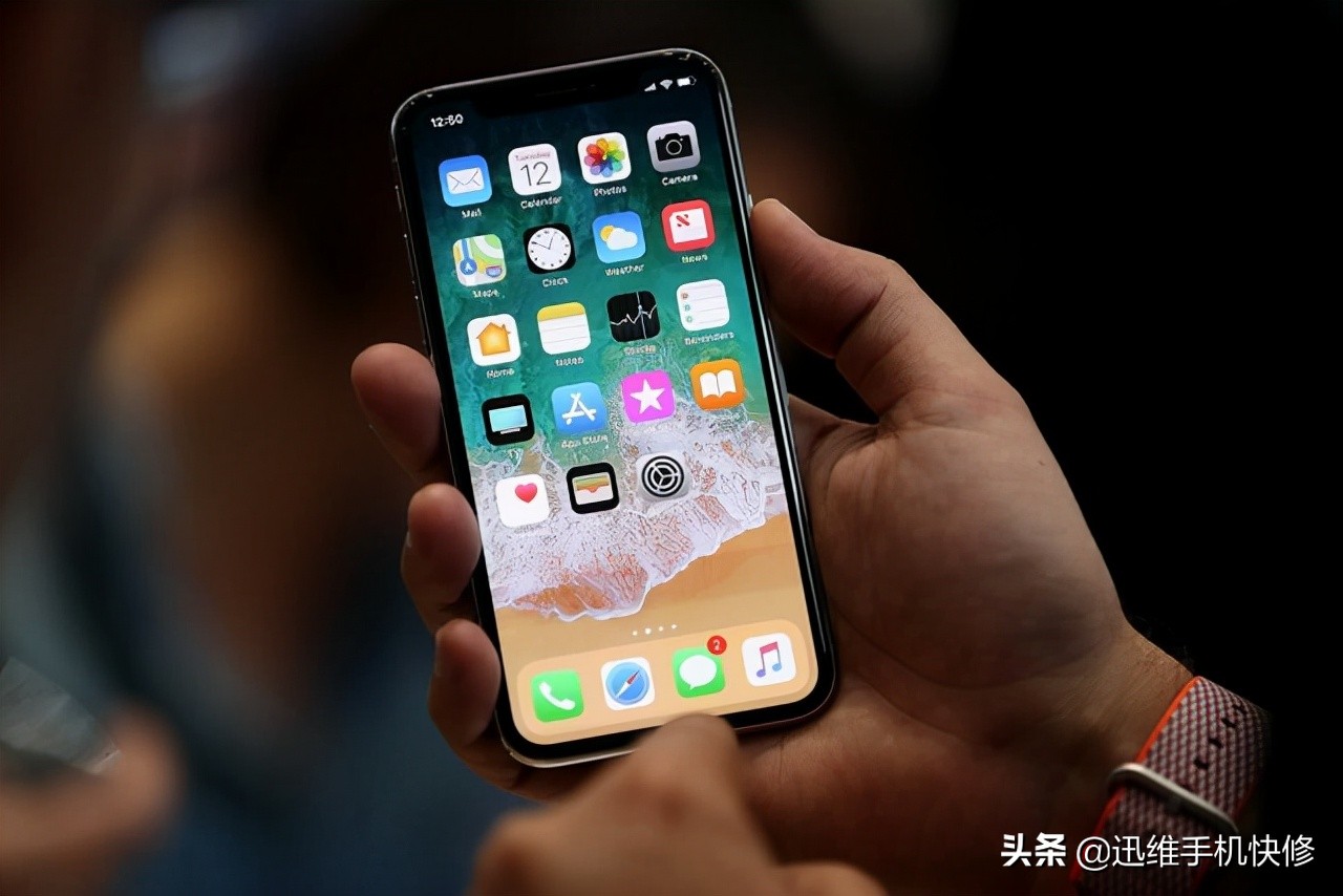 iPhone充电口松动导致耳机无反应怎么办？