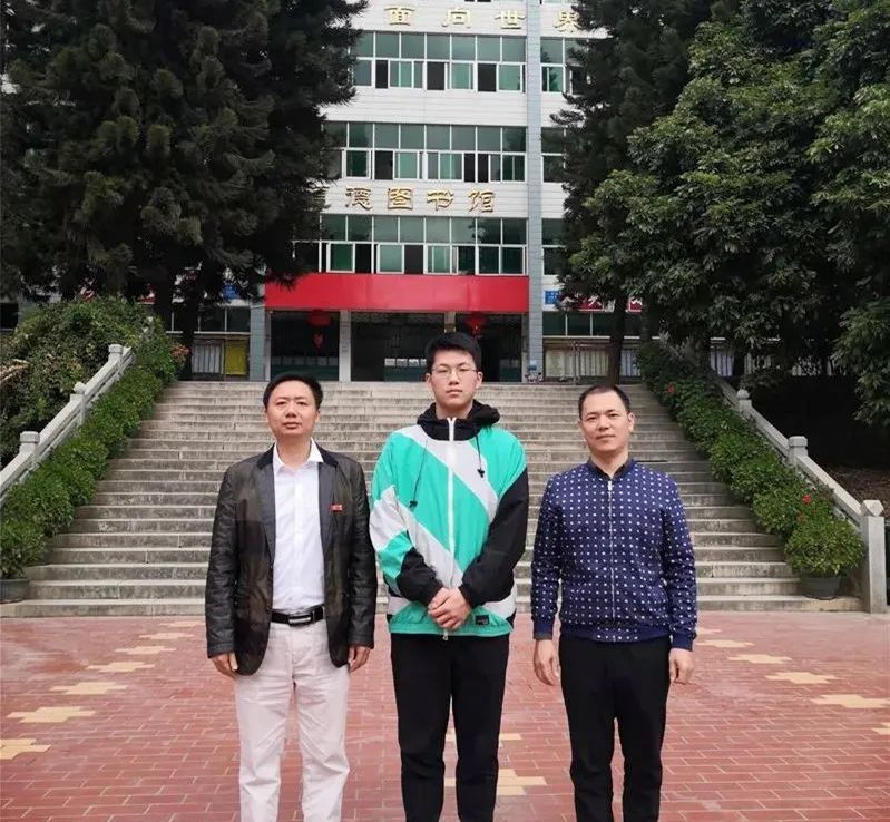 使用老人机、十点半就睡…莆田文理科状元是这样炼成