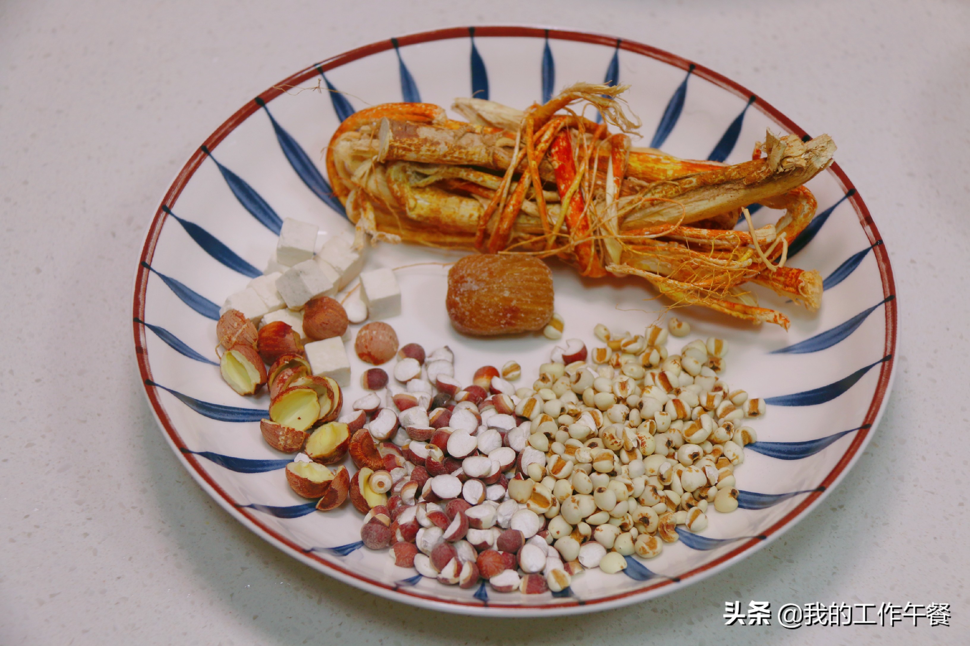 鸡汤放什么材料煲汤好喝（6种食材搭配鸡炖汤）