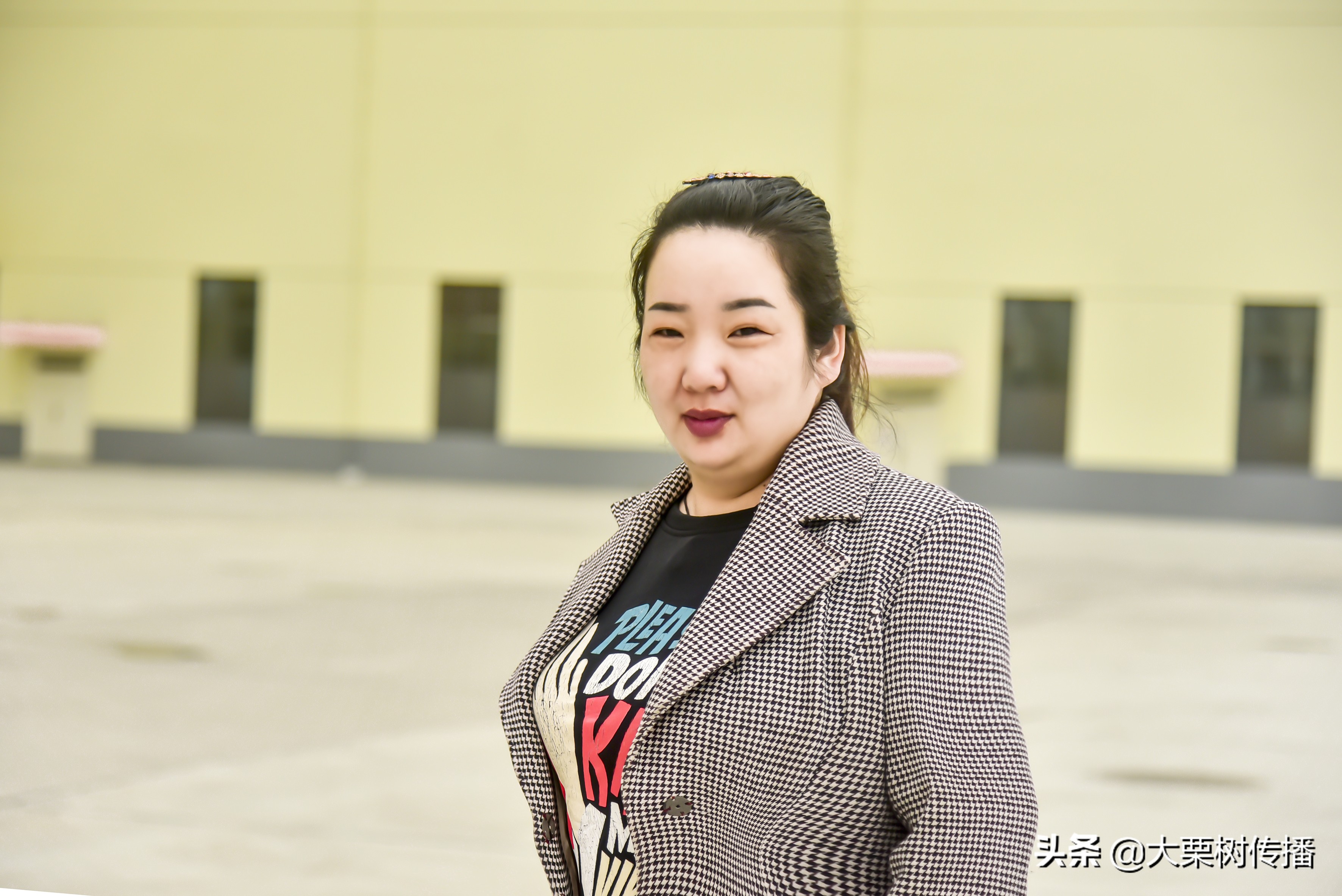 知心姐姐沈爱君:人间不值得,但人间很美