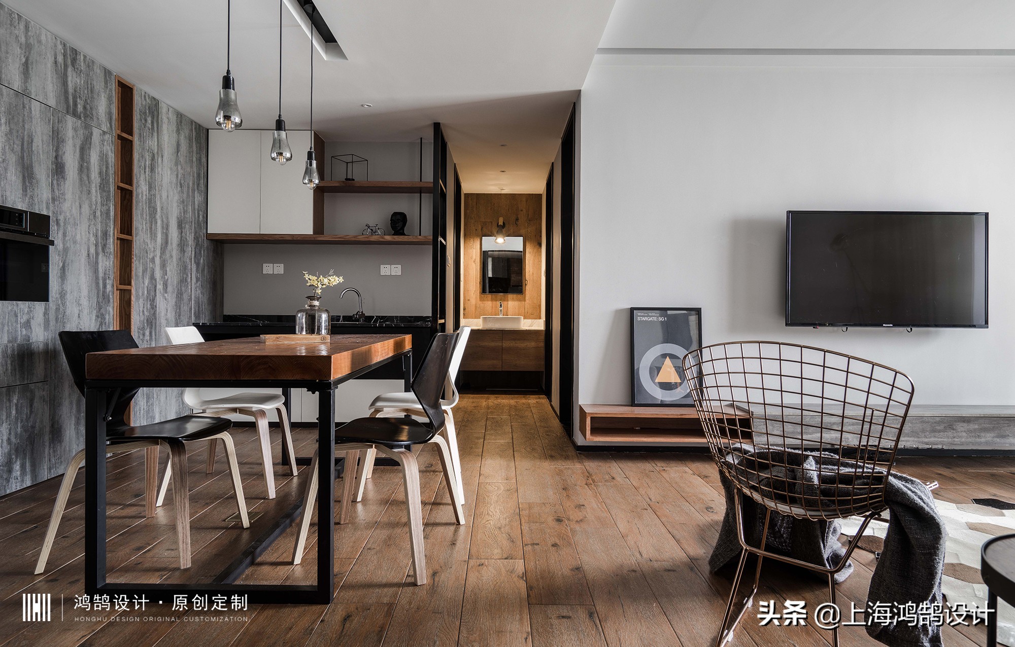 现代+工业风 | 他把餐客厅阳台打通，空间大了不止一倍