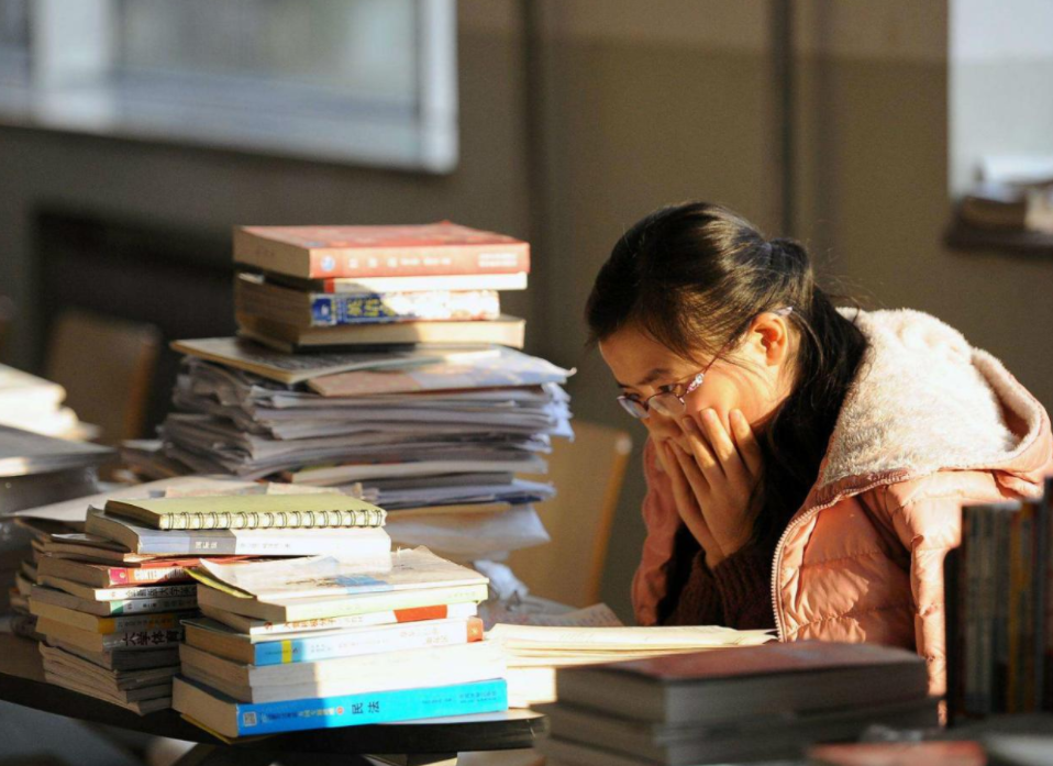 大学生校外租房趋势明显，过来人说出实情，并不是为了贪图享乐