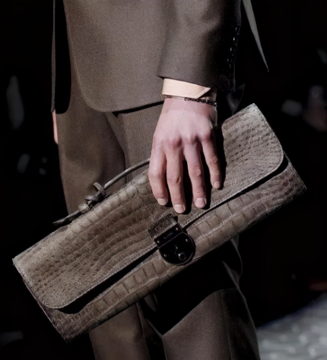 男士用的包你最喜欢哪款？时尚单品男士手拿包就很不错