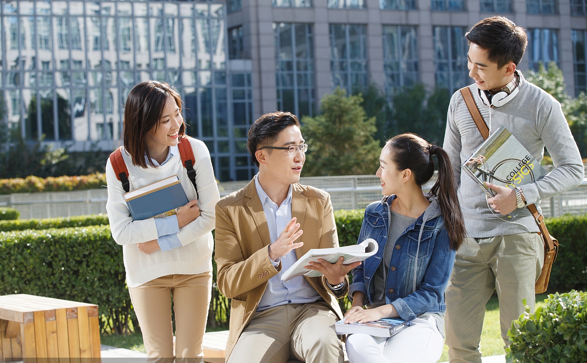 铁饭碗之一的“大学老师”，薪资究竟能有多少？网友：真是没想到