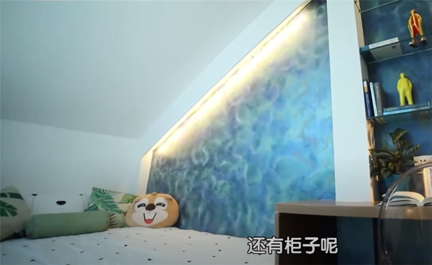 母女蜗居30㎡阁楼房，设计师爆改成3室3厅1厨1卫小别墅！太给力