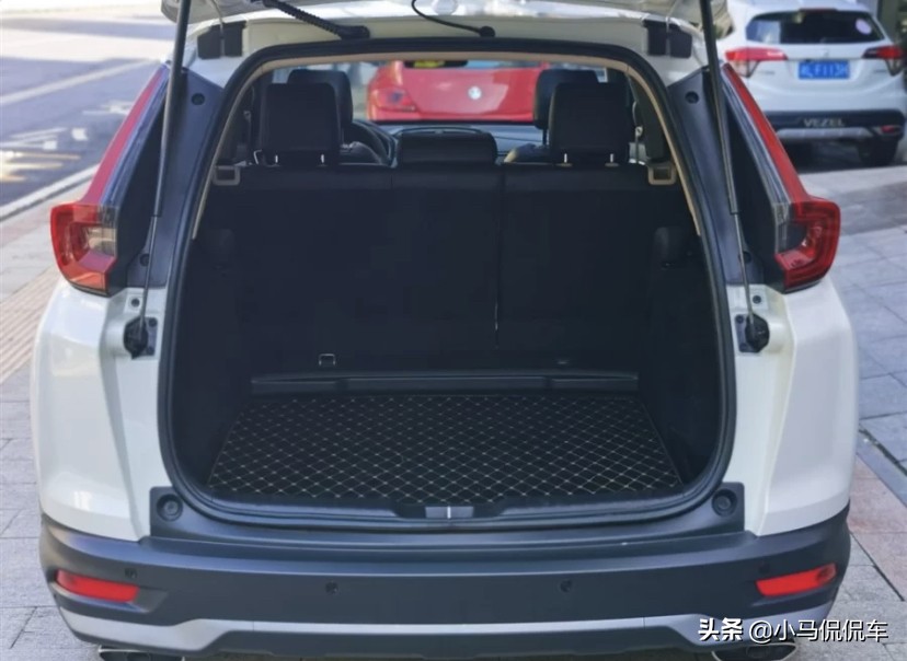 16.98万入手低配本田CRV，目前百公里油耗8.2升，这价格没买贵吧