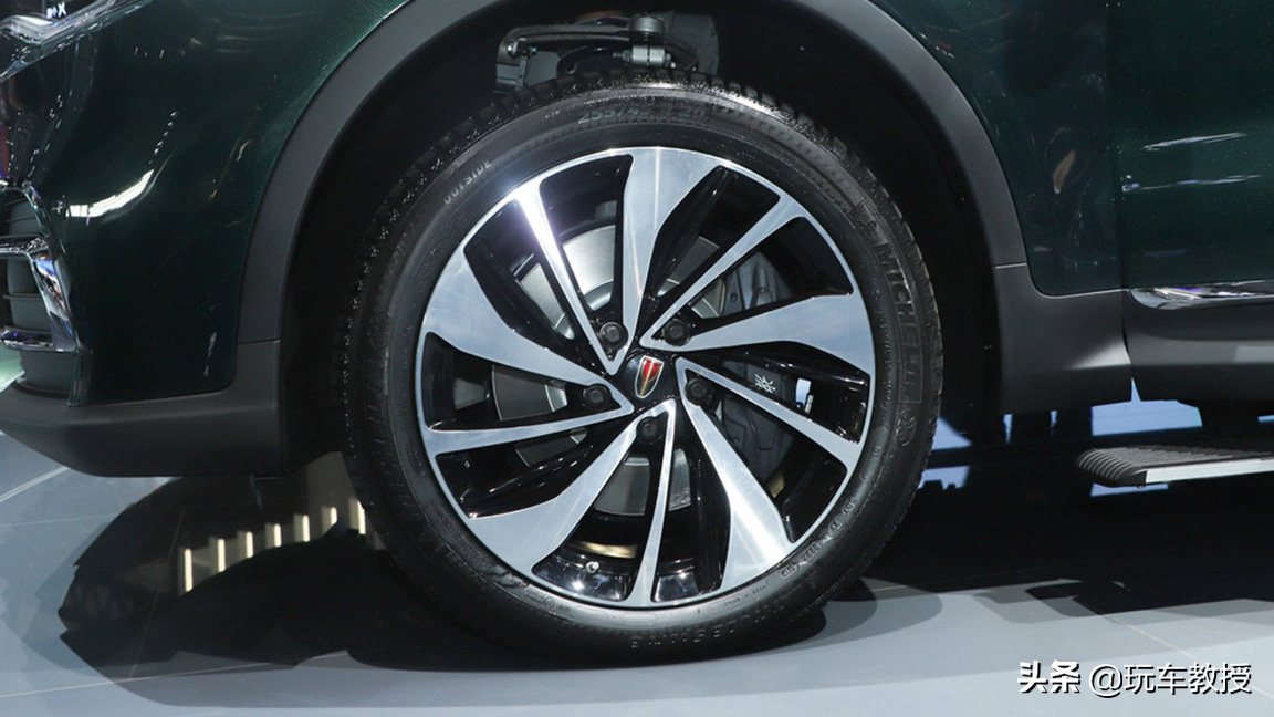 3.0T大V6 车身加长500mm！红旗两款新车都有啥好？