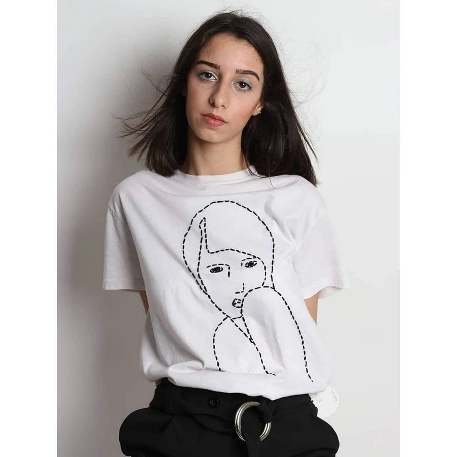 手工刺绣在T恤上看起来更加时尚，20种刺绣图案，一款比一款好看