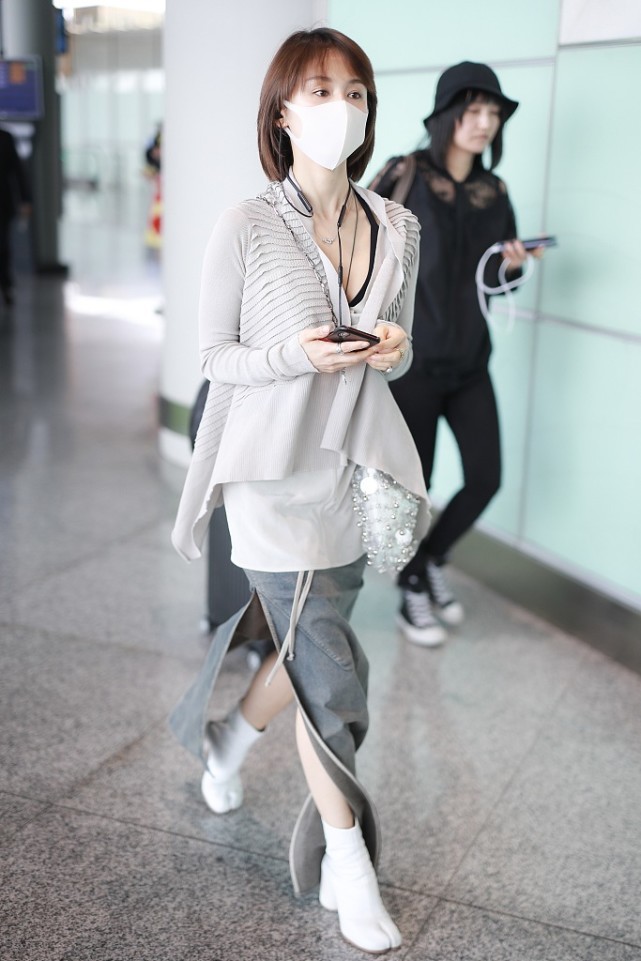 159cm女生的标准体重是多少(王子文承认真实身高)