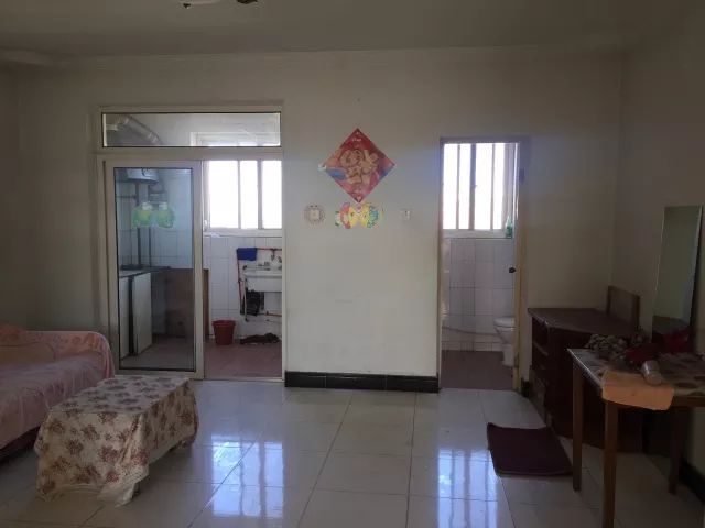 妹子爆改北京50m²旧屋！2㎡卫生间的暗宅，最终拥有阳光和大浴缸
