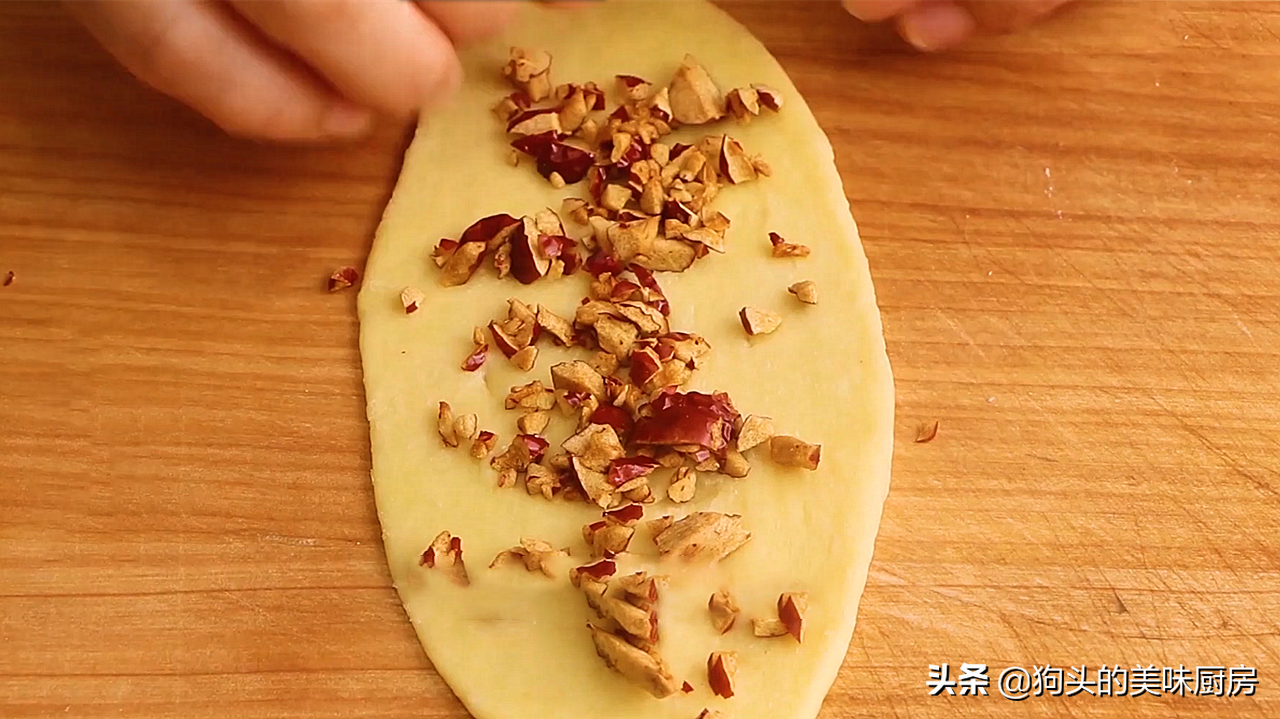 1碗面粉5个鸡蛋，分享你想不到的做法，比馒头简单，比油条还香