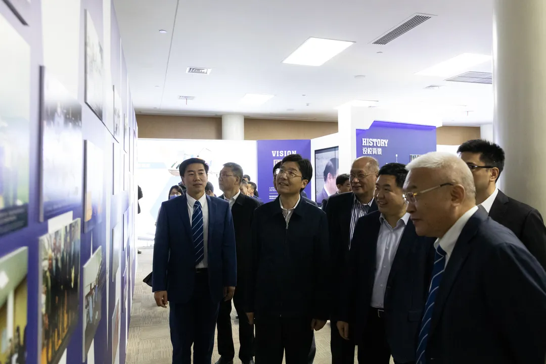 浙江省人社厅吴伟斌厅长一行来访温肯调研