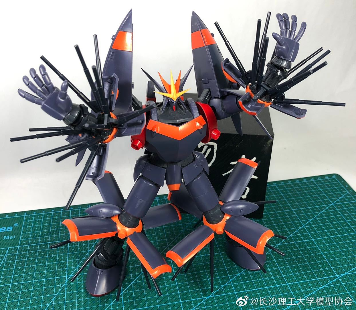 巴斯塔(模玩测评：青岛社 1/1000 钢巴斯塔（缩退炉版） 测评)