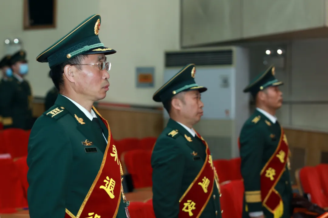 军官达龄退役，制度化