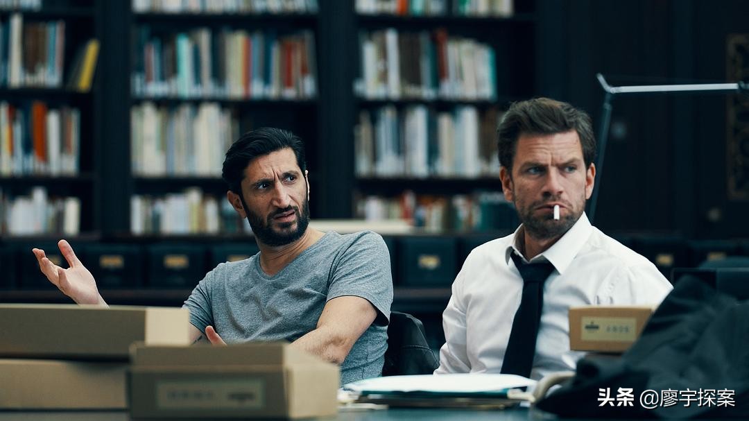 《悬案密码》4部曲：美女囚禁，贵校凶案，漂流瓶求救，墙中干尸