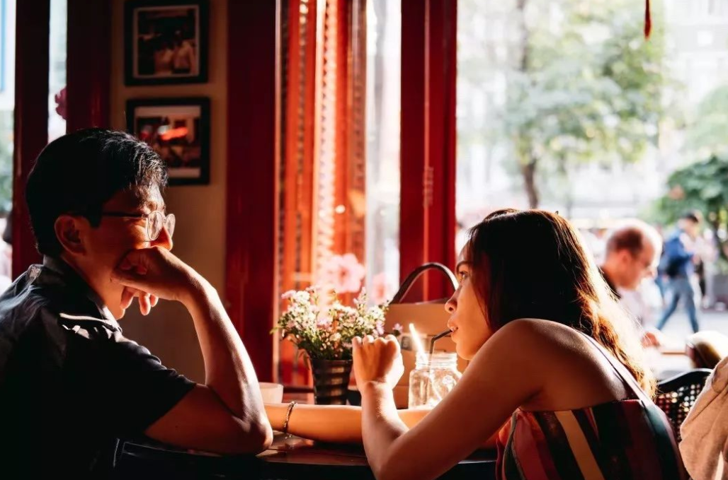 艰难考上本科，毕业证上“专升本”字样引起关注，原始学历受重视