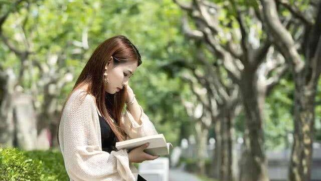 欣赏唐诗一首(瀑布)，作者施肩吾