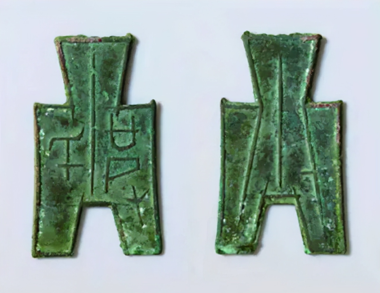 钱鎛 读音:jiǎn bó