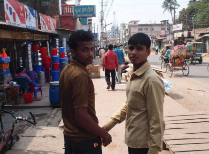 孟加拉有多荒诞？流汗又流血的制衣工厂，女性执政，充斥着贫民窟