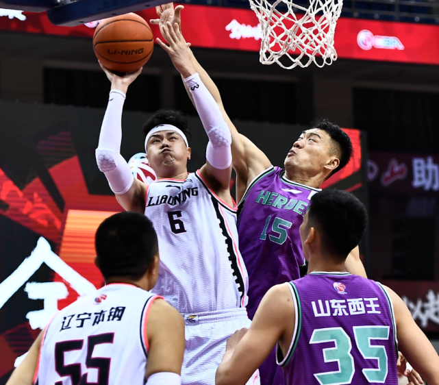 nba掌骨骨折为什么会复出(手部骨折！贺天举迎来生涯最尴尬期，队内地位恐将被年轻小将替代)