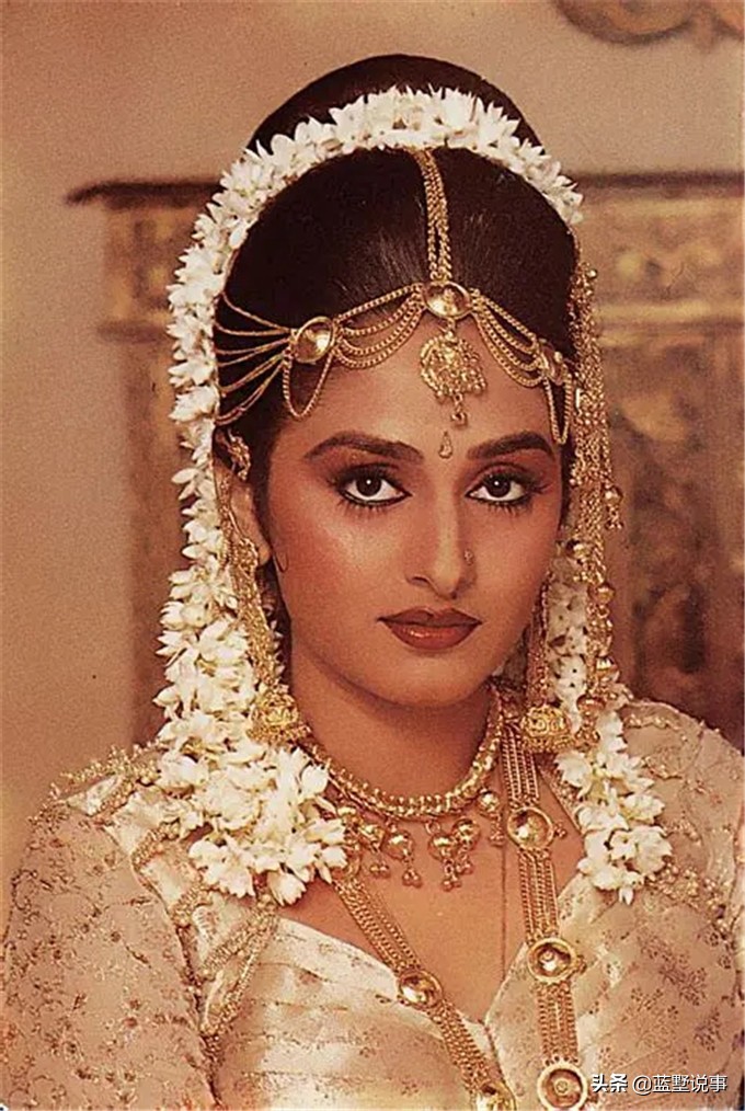 印度影片美丽的《哑女》贾亚·普拉达，巅峰时淡出银幕干什么了？