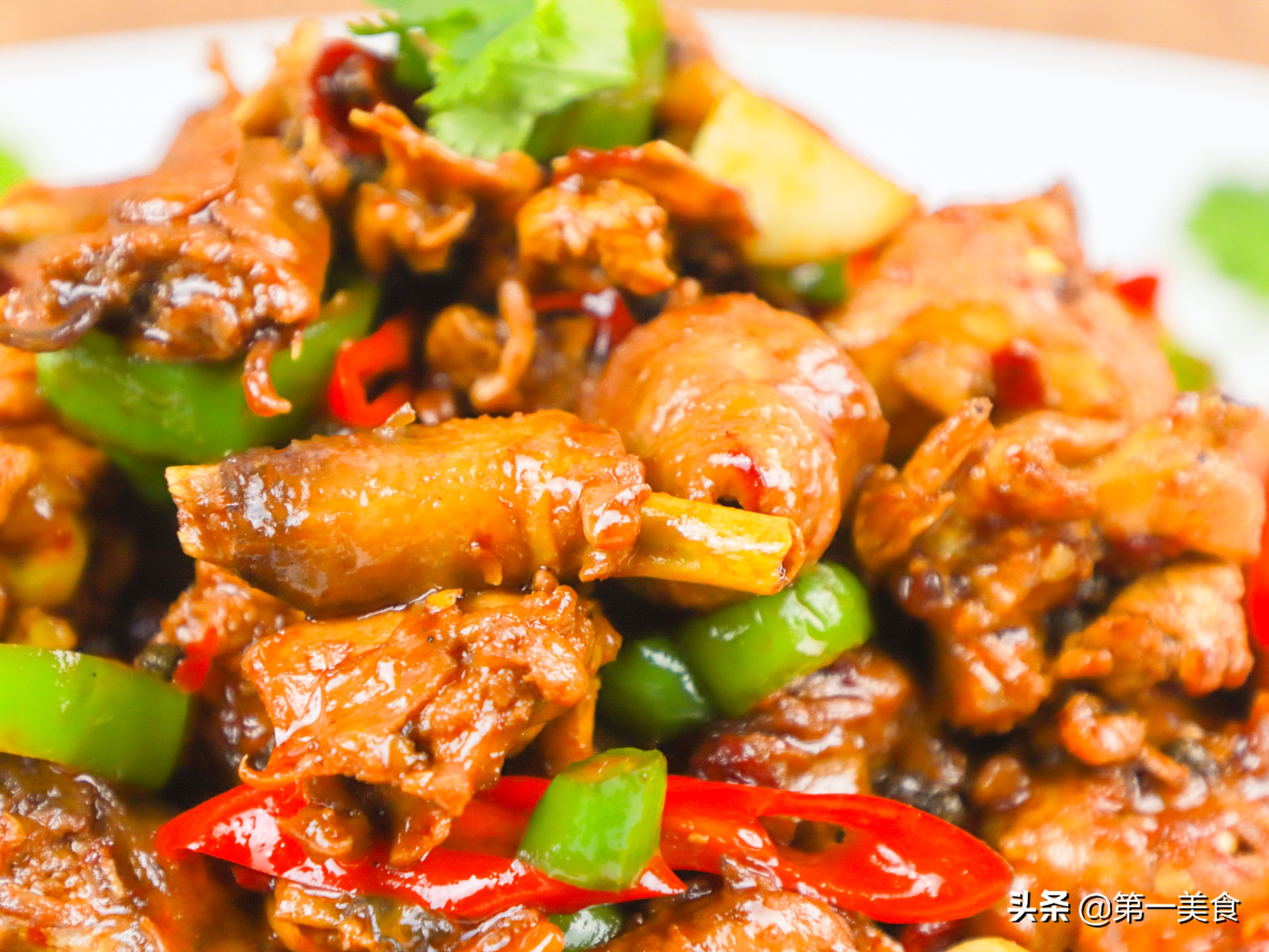 烧鸡块方法(教你做家常下饭神器辣炒鸡块的正确做法)