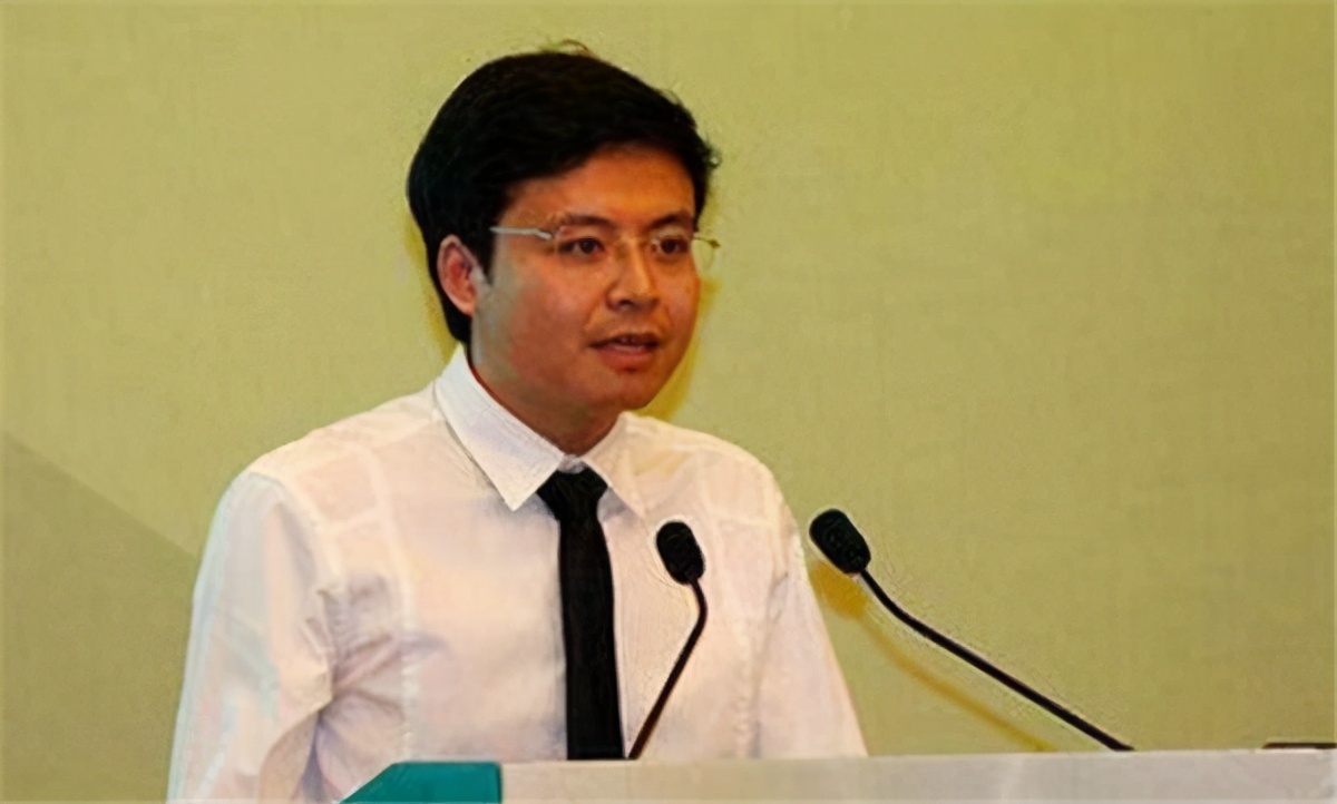 高考满分作文，30字老师不认识，阅卷组长做了近2000字注释