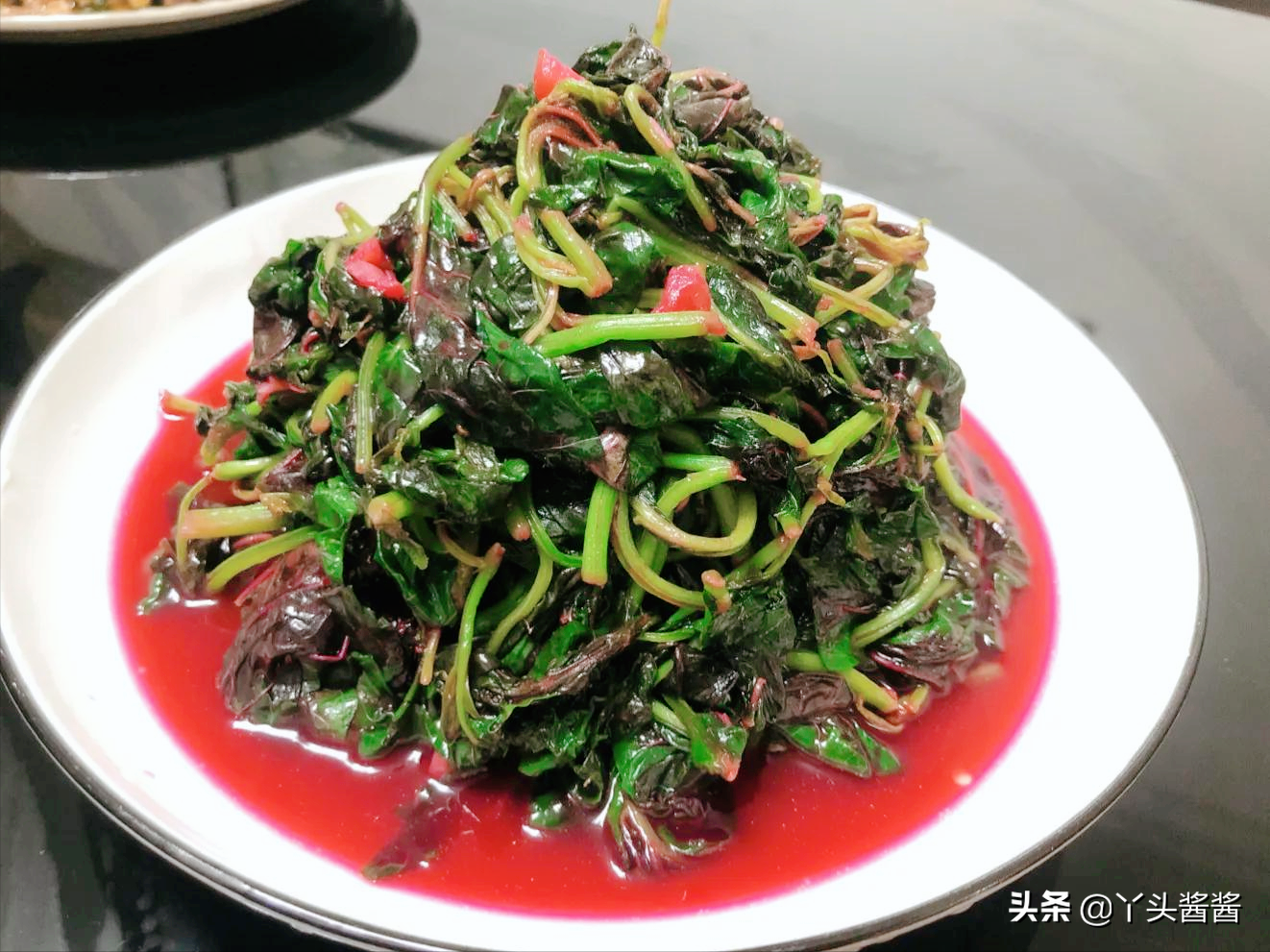 夏至，推荐道13道碱性素菜给大家，简单好做，味美可口，老少都爱
