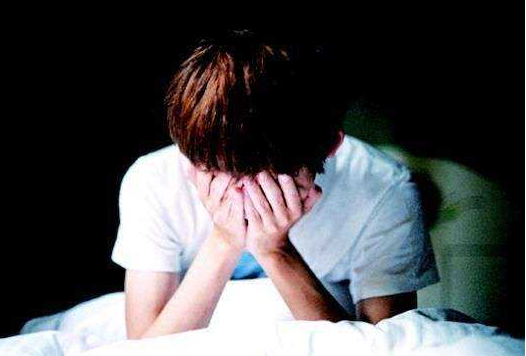 高考前，为什么许多女学生选择吃“避孕药”，班主任无奈道出原因