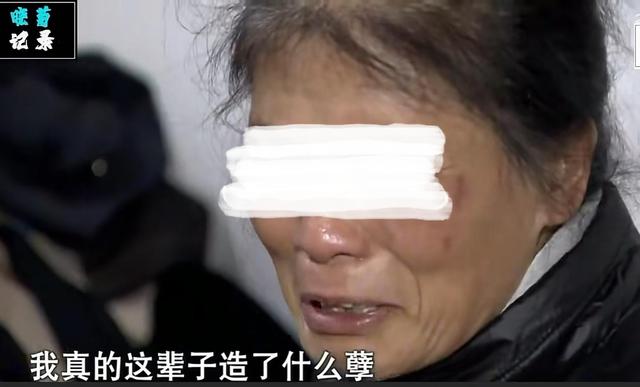 湖南一女大学生因爱精神失常，和街边50岁流浪汉生孩子，母亲崩溃