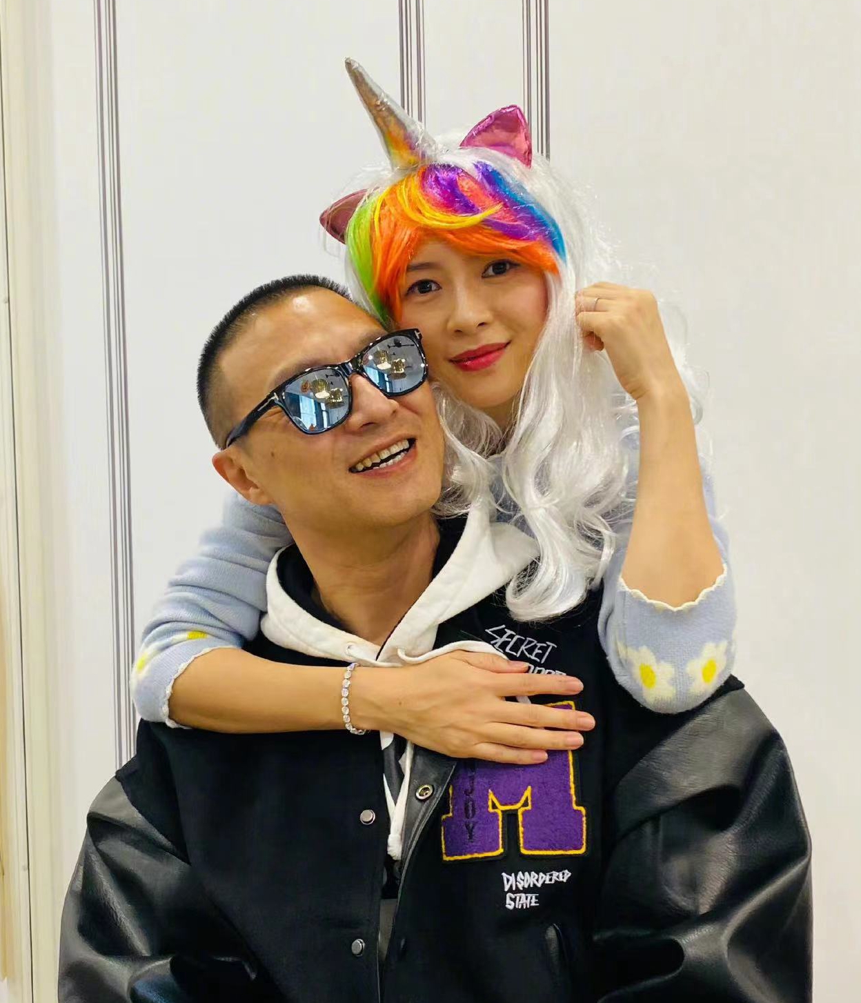 汪峰女儿出道？16岁汪曼熙推出单曲，包办作曲作词演唱，天赋惊人