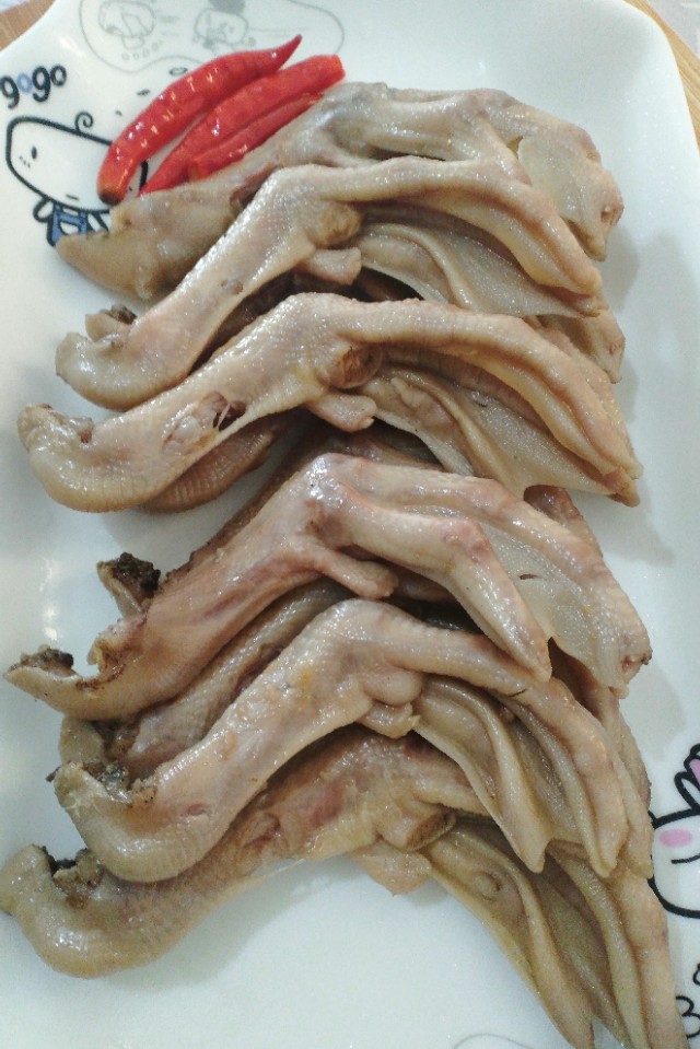 鸭掌怎样做好吃（教你家常盐水鸭爪的做法）