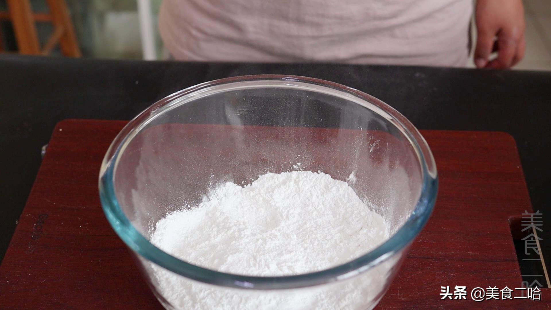 复刻早餐店油炸糕：脆皮、空心、饱满，原来技巧这么简单