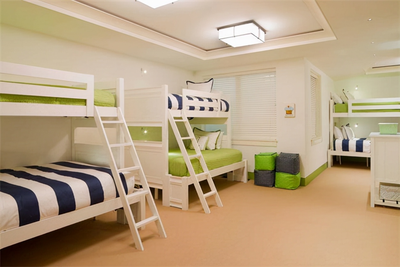 学生串寝室是可以接受的，频繁不太行，也要注意场合和时间