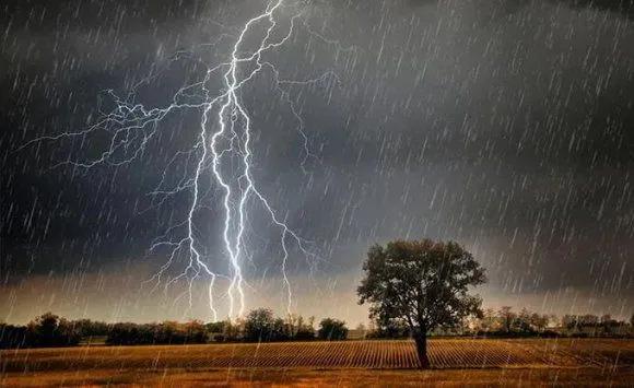 人生感悟：下雨天，心要晴