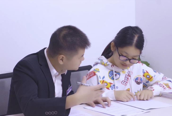 培训机构被叫停，新东方成第1个转型成功的机构，新增课程吸引人