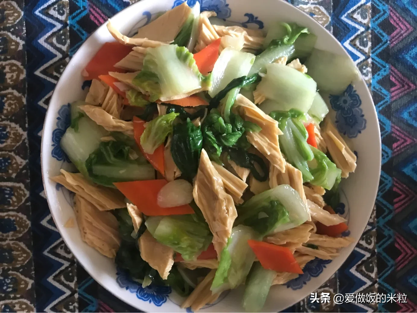 快菜炒腐竹，饭店的名菜在家做，成本低廉还好吃