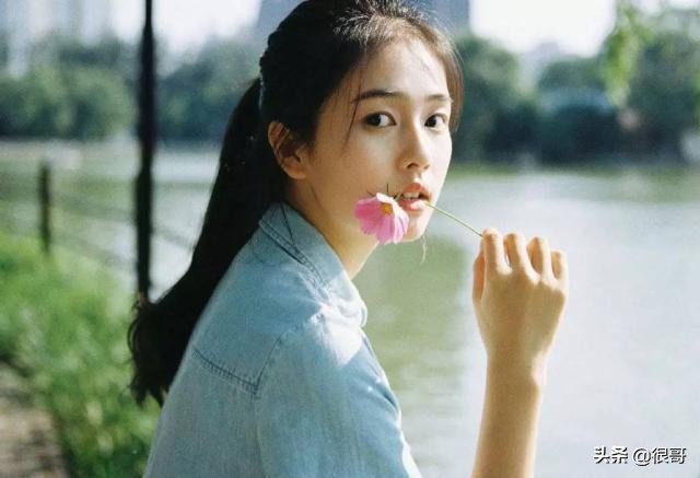 一生一世中的90后美女：白鹿模特出道，廖银玥是西南财经大学校花