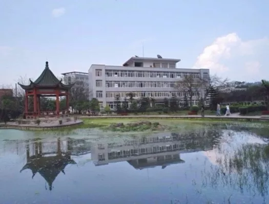 四川5所国家骨干高职院校之一，位于中国酒都，今年将要单招