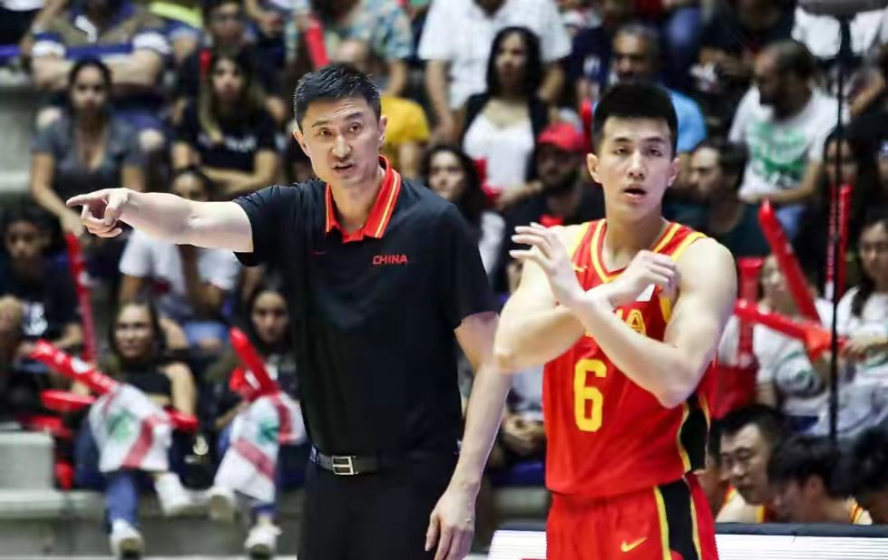 郭艾伦为什么没参加nba(郭艾伦退出国家队，实则是杜锋给他下台阶，艾伦恐终生无缘国家队)