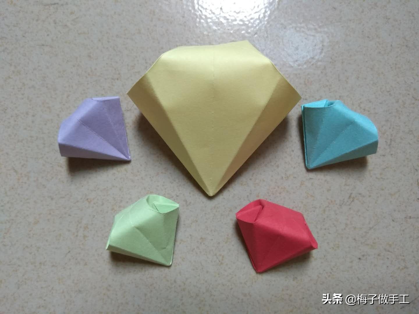 用一张正方形折纸折一颗简单的立体钻石钻石盒子立体的折法一张纸