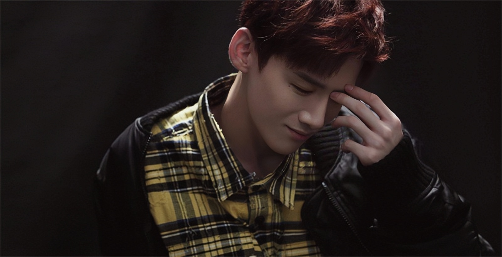 白敬亭出道七年，初吻送给马思纯，反向追星奥运冠军杨倩