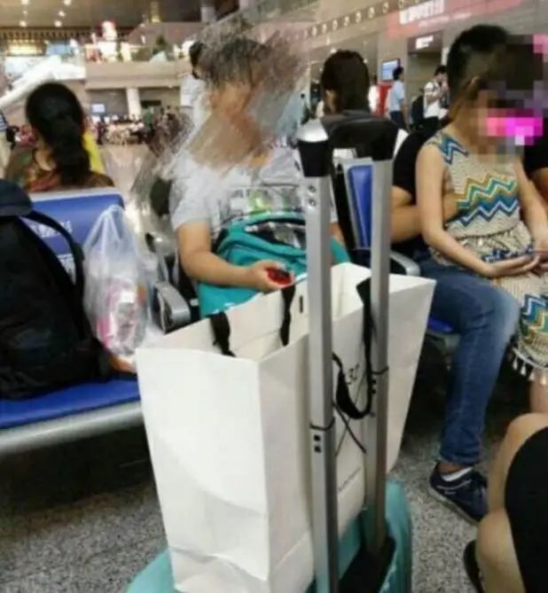 追星被诱奸，我为这饭圈女孩感到难过